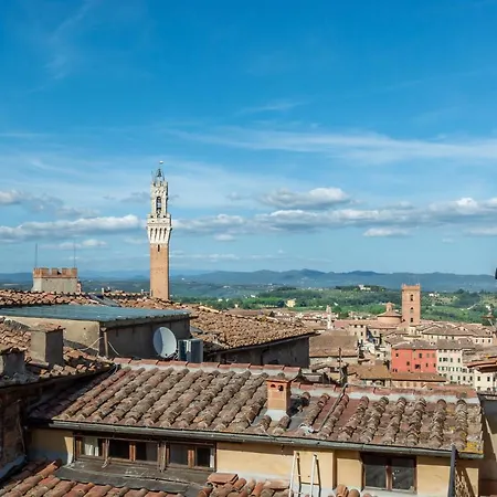Abbraccio Di Siena