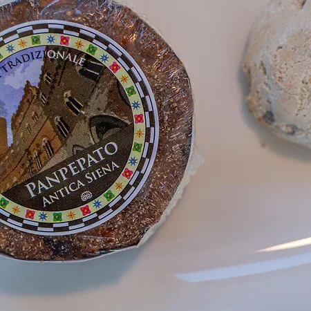 Abbraccio Di سيينا